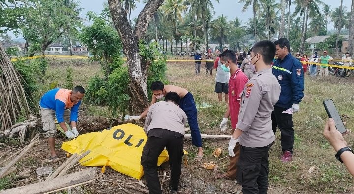 Warga Bayah Tugu Temukan Mayat Dalam Kondisi Membusuk Dengan Tangan Da