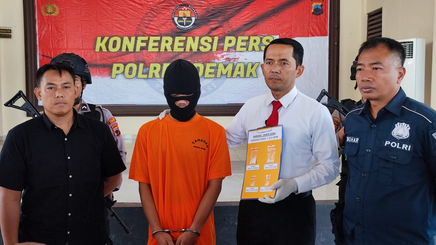 Polisi Tangkap Kurir Narkoba Sabu Diamankan