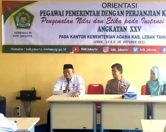 Kasubag Tata Usaha Sudirman Berikan Materi Pada Orientasi Pppk