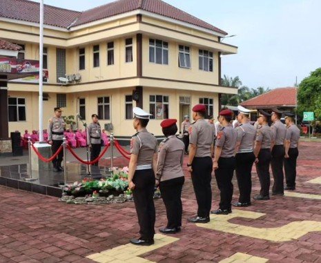 Kapolres Lebak Pimpin Upacara Kenaikan Pangkat Personil Polres Lebak P