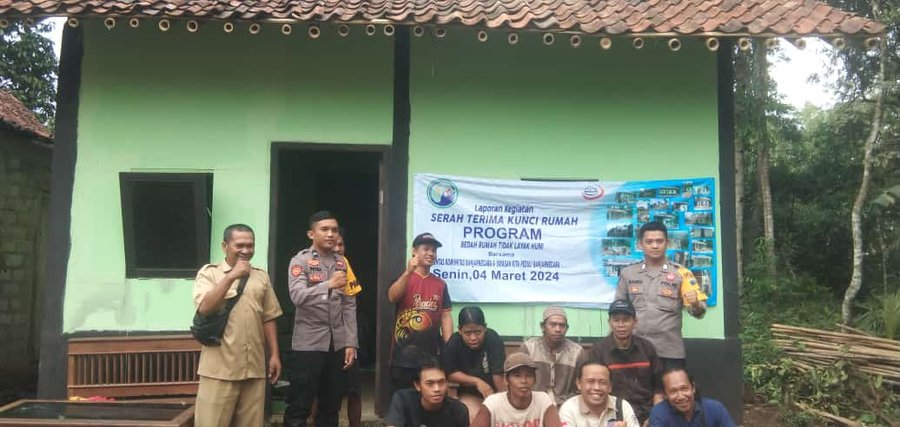 Serah Trima Bantuan Rtlh Di Situwangi Rakit