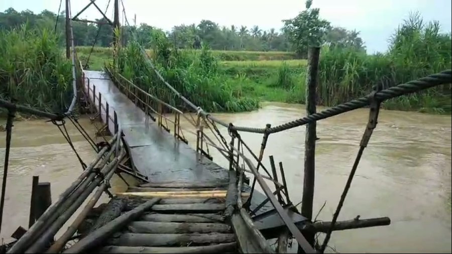 Warga Berharap Akses Jembataan Gatung Yang Terhubung Di Dua Desa Seger