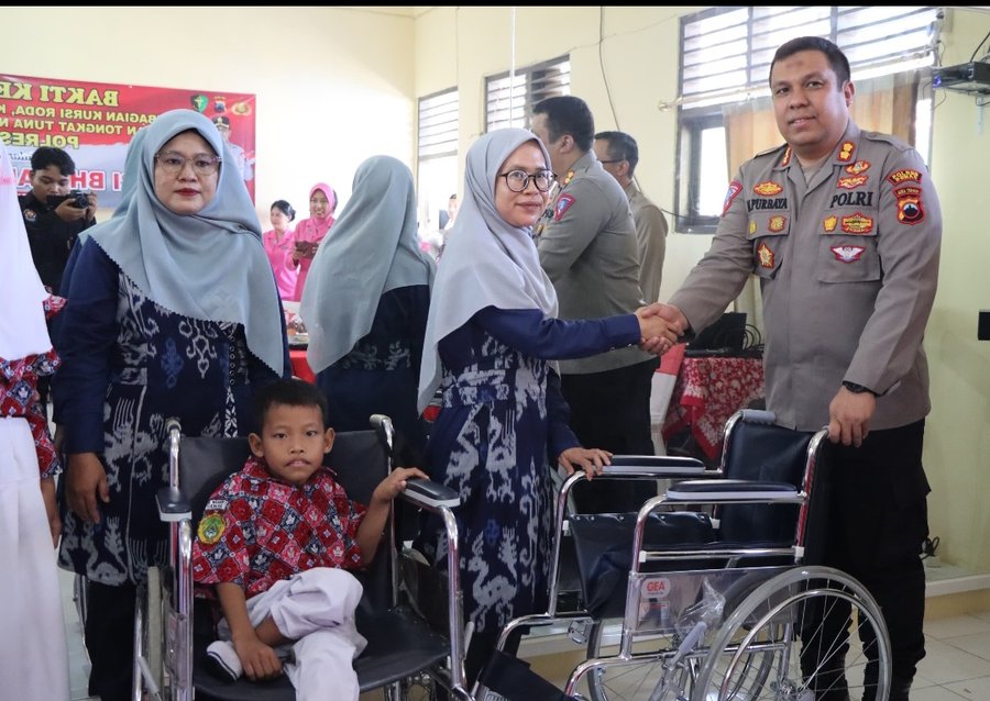 Kapolres Kunjungi Anak Disabilitas Slb Negeri Demak