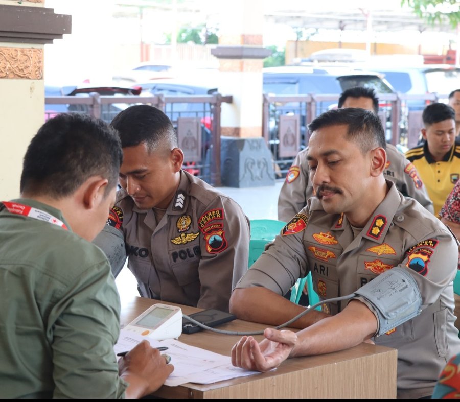 Gelar Bakti Kesehatan Polres Demak Sambut Hari Polwan