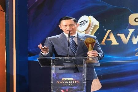Menteri AHY Dinobatkan sebagai Tokoh Transformasi Digital di Bidang Pe
