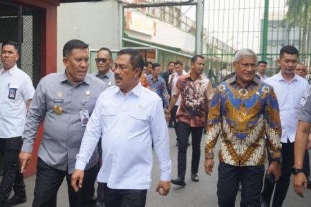 Menteri Imigrasi dan Pemasyarakatan Perhatian Terhadap Over Kapasitas 