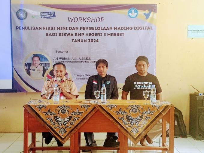 Smp Negeri 5 Mrebet Adakan Workshop E Mading Dan Menulis Fiksi Guna Du