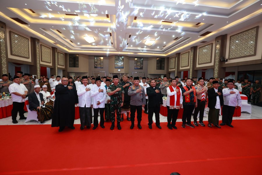 Kapolri Dan Panglima Hadiri Doa Lintas Agama Di Jatim