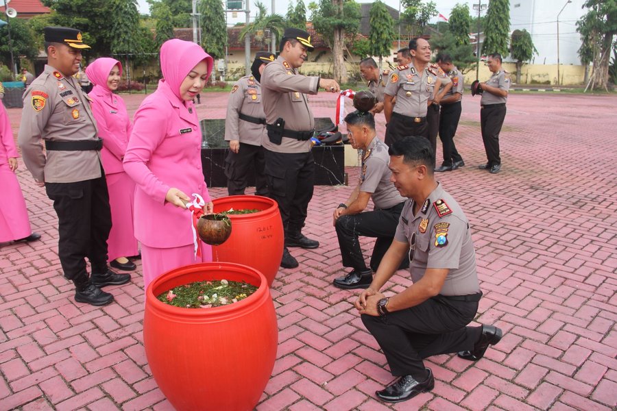 Sebanyak 42 Personel Polres Sumenep Naik Pangkat Periode 1 Januari 202