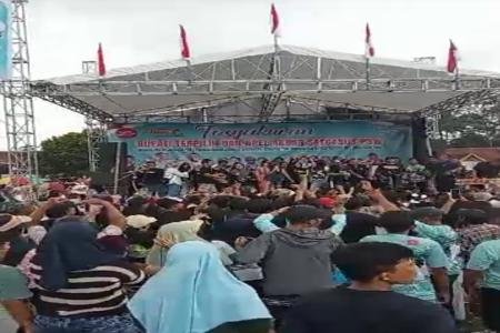 Ribuan massa mendatangi Tasyakuran Bupati Terpilih dan Apel Akbar Satg