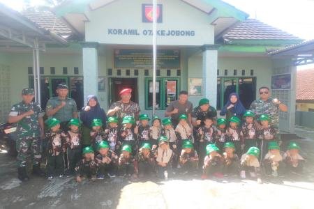 Anak Didik BA Aisyiyah Pagerjirak Datangi Koramil 07Kejobong