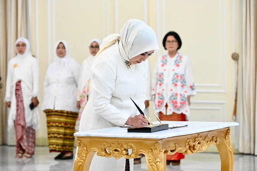 Selvi Gibran Rakabuming Lantik Tri Tito Karnavian Sebagai Ketua Harian