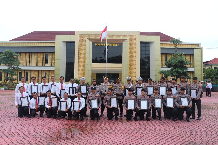 Berhasil Ungkap Kasus, Kapolres Sumenep Berikan Penghargaan Kepada 28 