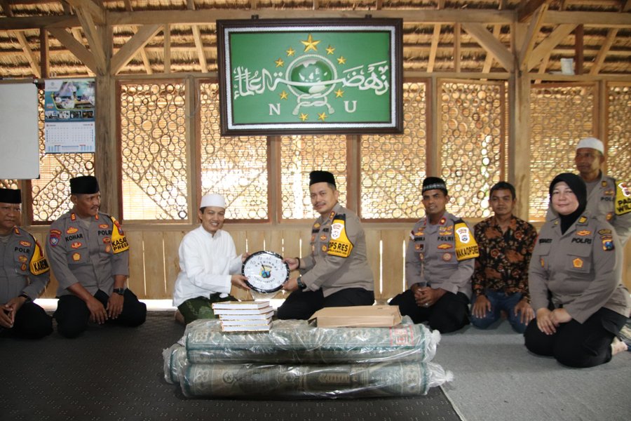 Kapolres Sumenep Jalin Silaturahmi Ke Ponpes Annuqoyah Guluk guluk