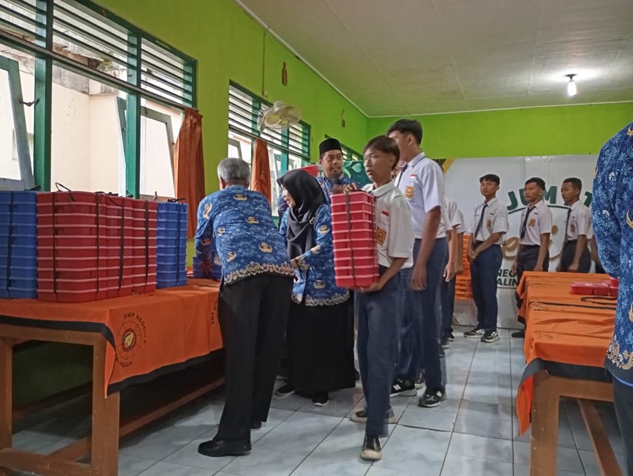 Launching Program Makan Bergizi Gratis ( Mbg ) Di Kecamatan Purbalingg