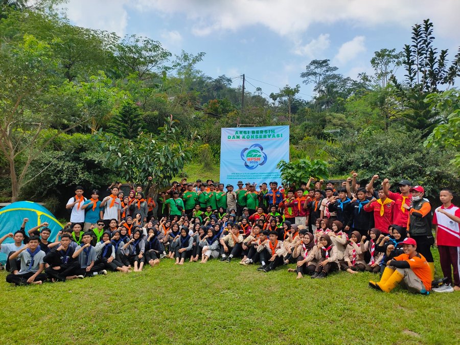 Lintas Komunitas Gelar Aksi Bersih Dan Tanam Pohon