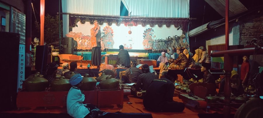 Ponpes Manbaul Ihsan Al Baedlowi Gelar Wayang Kulit Untuk Sambut Ramad