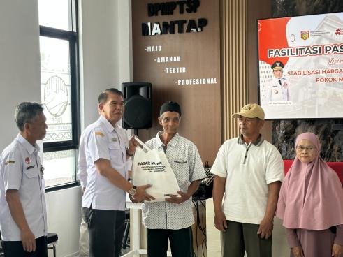 Stabilkan Harga, Pemkab Wonosobo Fasilitasi Pasar Murah 2025