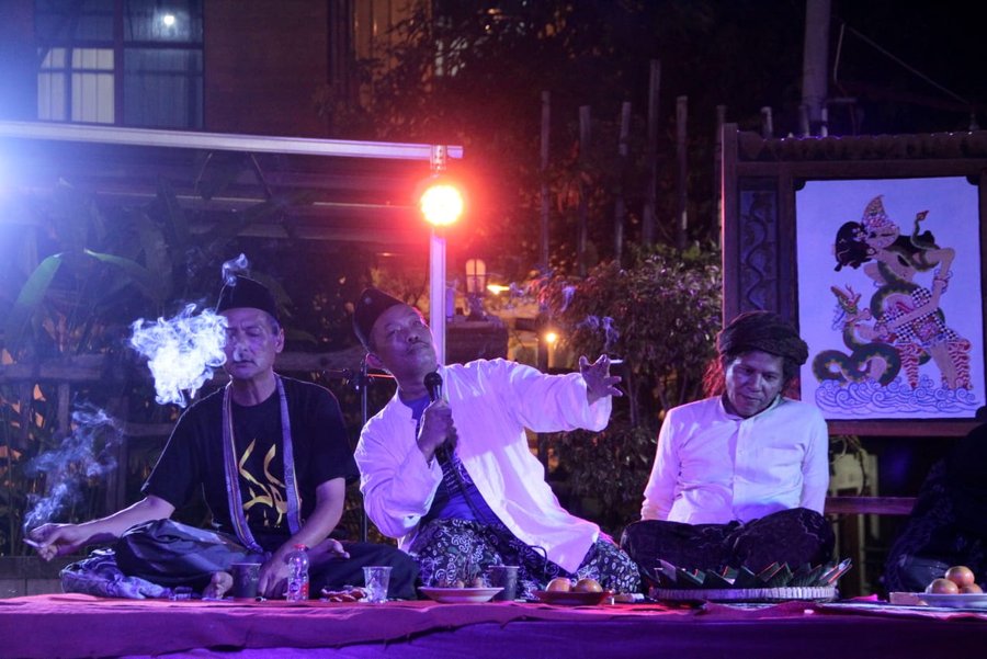 Tadarus Puisi Kendal, Digegerkan Dengan Pembacaan Puisi Fufu Fafa Oleh