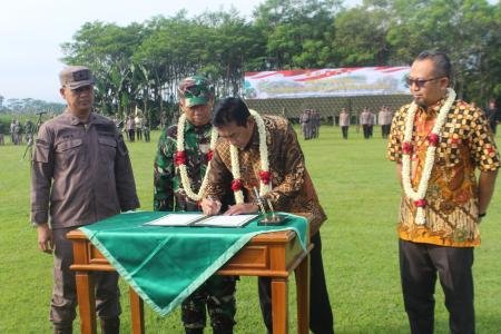 Kastaf Kodim 0736 Batang Resmi Tutup TMMD Sengkuyung Tahap I Desa Cepa