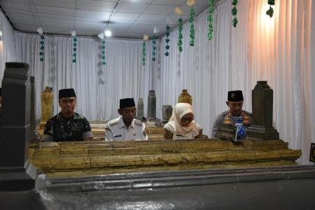 Ziarah ke Makam Raja Bupati dan Kapolres Berdoa Untuk Keamanan Kabupat