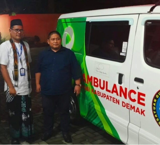 Ketua Dprd Demak Bantu Mobil Ambulans Pgsi