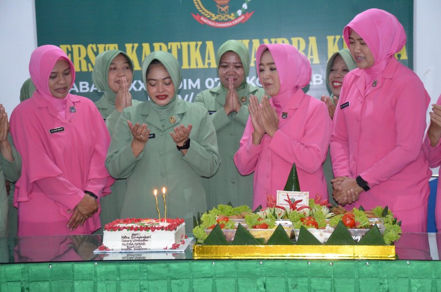 Kejutan Manis Di Markas Kodim: Bhayangkari Polres Wonosobo Sambangi Pe