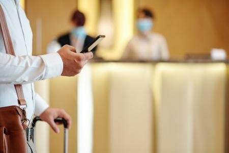 Pemilik Penginapan Harus Melaporkan Tamu Asing Melalui APOA