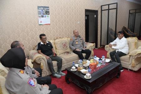 Menjalin Keakraban Kapolres Sumenep AKBP Rivanda SIK Silaturahmi denga