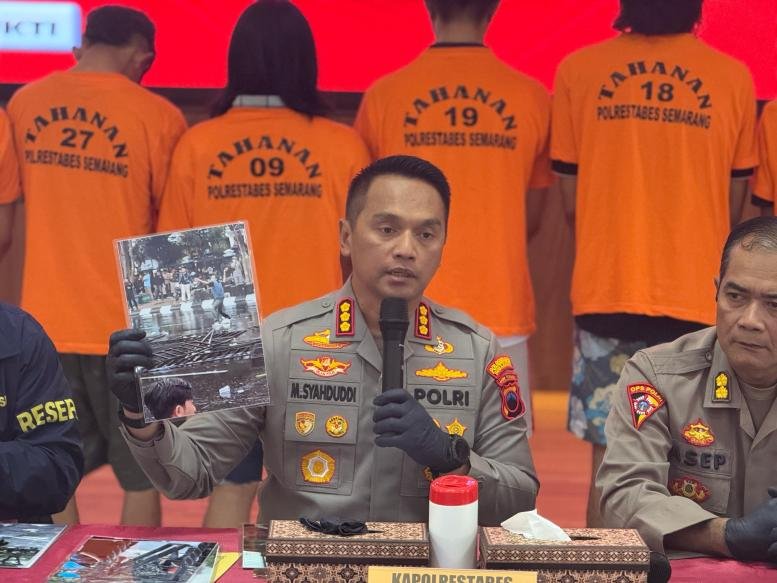 Polisi Tetapkan 6 Orang Kelompok Anarko Sebagai Tersangka Dalam Aksi M