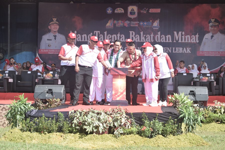 Bupati Lebak Membuka Kegiatan Olimpiade Olahraga Siswa Nasional (o2sn)