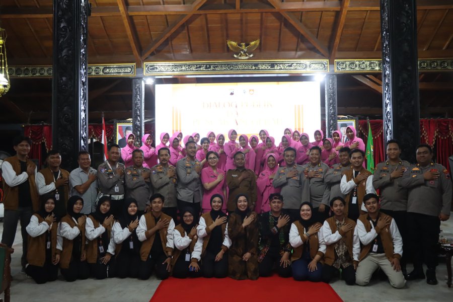 Bhayangkari Demak Gelar Talk Show Peduli Wanita, Budaya Dan Kepemimpin