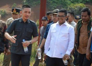 Bersama Gubernur Banten, Bupati Lebak Tinjau Lokasi Huntara Di Lebak G