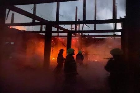 Kebakaran Melanda Masjid Pondok Pesantren Almusyafa di  Kendal