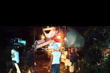 CV Fara Mukti Perkasa Tunjukkan Tanggung Jawab dengan Perbaiki Jalan R