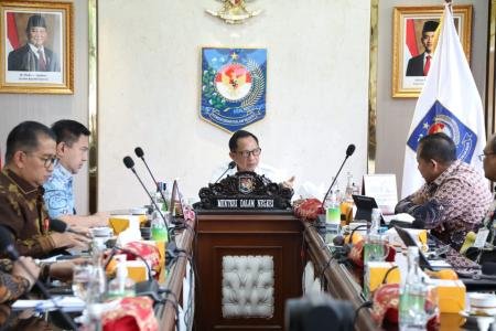 Percepat Realisasi APBD TA 2025 Mendagri Kumpulkan Pemda secara Virtua