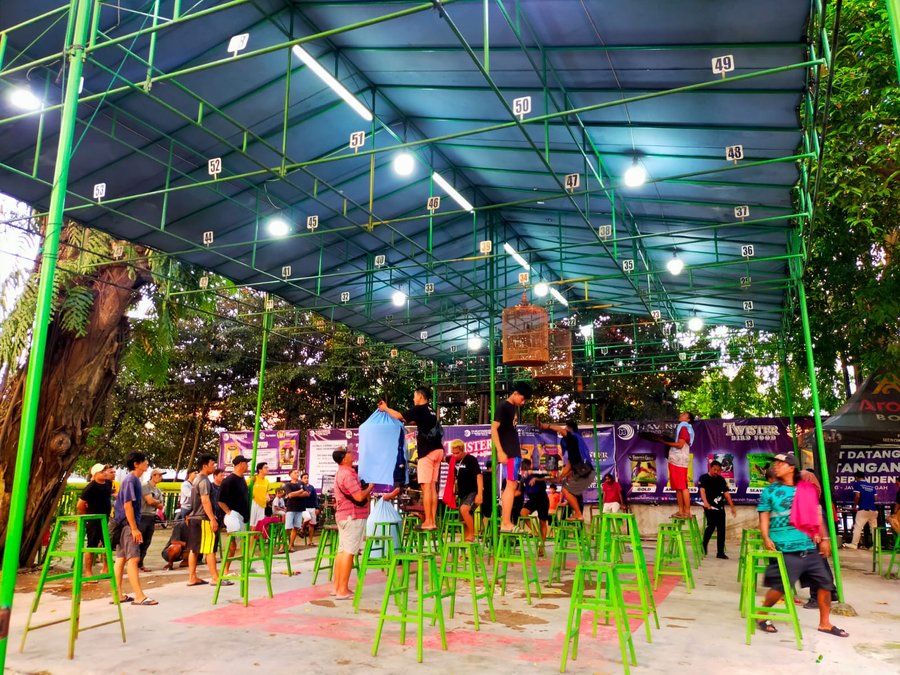 Perhutani Sewakan Lahan Halaman Kantor Untuk Gantangan Burung Kicau