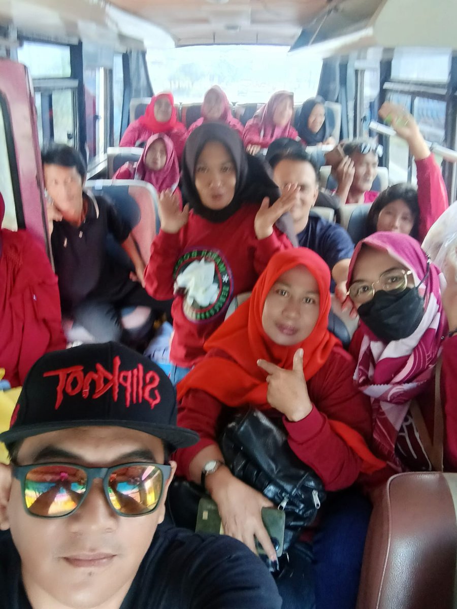 Komunitas Mawar Bodas Bertamasya Menjalin Sedulur Selawase Kopdar Di P