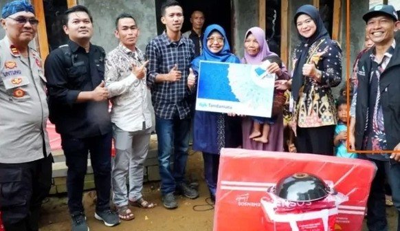 Bupati Dewi Tinjau Langsung Program Bsps Di Desa Sukasari, Pulosari