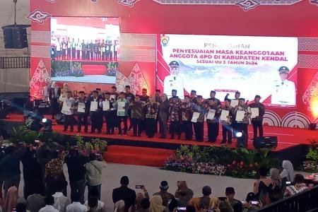 Kukuhkan SK Perpanjangan Masa Jabatan Bupati Kendal Minta BPD Berperan