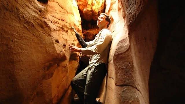 127 Jam Terjebak Di Neraka: Kisah Aron Ralston, Pria Yang Memotong Tan
