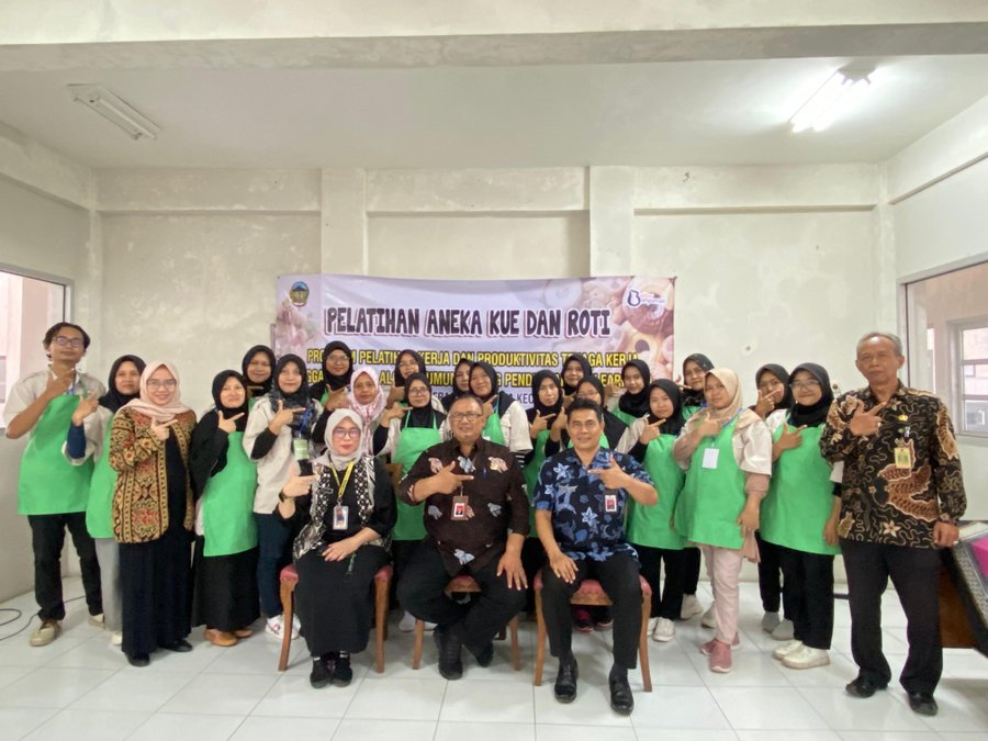 Ciptakan Peluang Usaha, 20 Orang Dibekali Pelatihan Pembuatan Kue Dan 