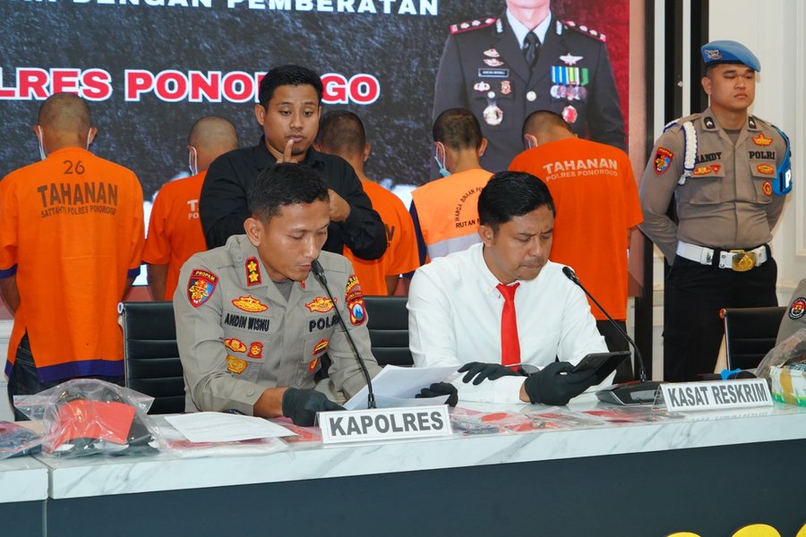 Polres Ponorogo Berhasil Ungkap Pencurian Modus Pecah Kaca Mobil Tersa