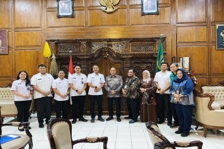 Bupati Banyumas Dukung Hilirisasi Kelapa Genjah Bali Kuning Untuk Revo