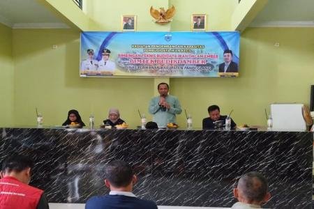 Dinas Perikanan Pandeglang Gelar Bimtek Budikdamber di Desa Kertasana