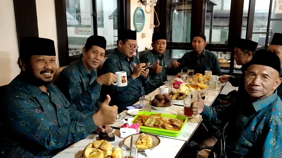 Komunitas Jagongan: Sarapan Sambil Ngopi Pagi Dan Diskusi Ringan Di Ke