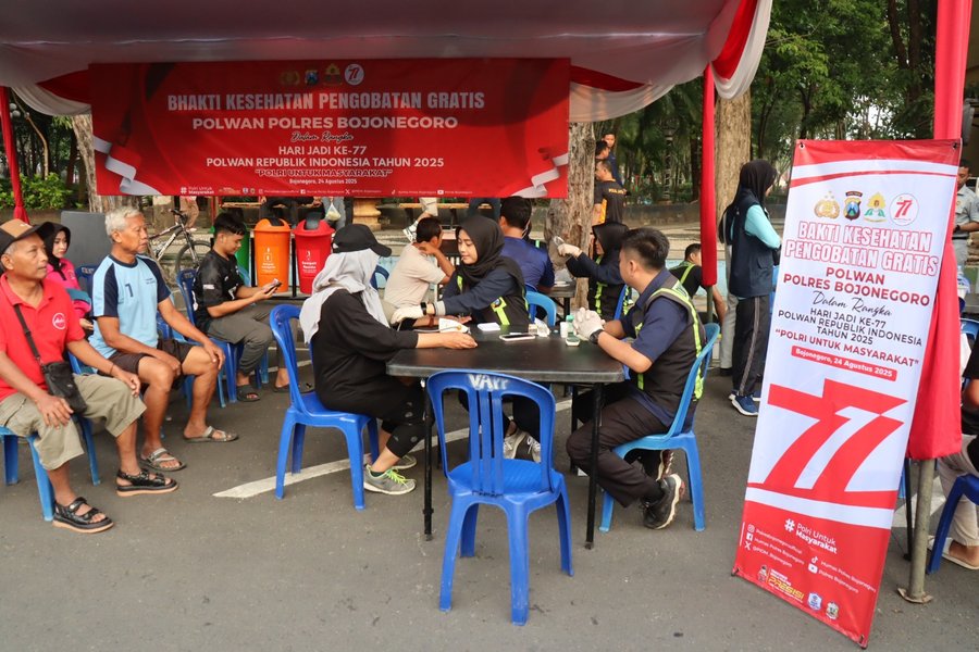 Polwan Polres Bojonegoro Gelar Bakti Kesehatan Di Cfd, Warga Antusias 