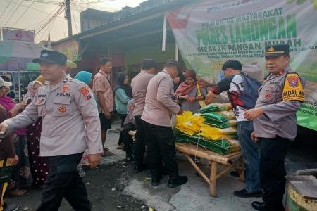 Polres Lamongan Salurkan 27 ton Beras Melalui Bazar Gerakan Pangan Mur