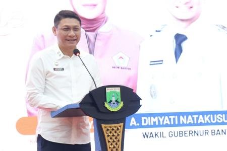 Sekda Banten Deden Apriandhi H Ketahanan Keluarga Pondasi Keberlanjuta