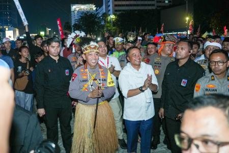 Kapolri dan Mensesneg Tinjau Panggung Rakyat di HI Masyarakat Antusias